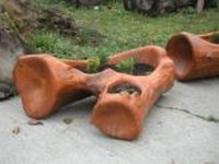 Blumenhalter aus Massivholt